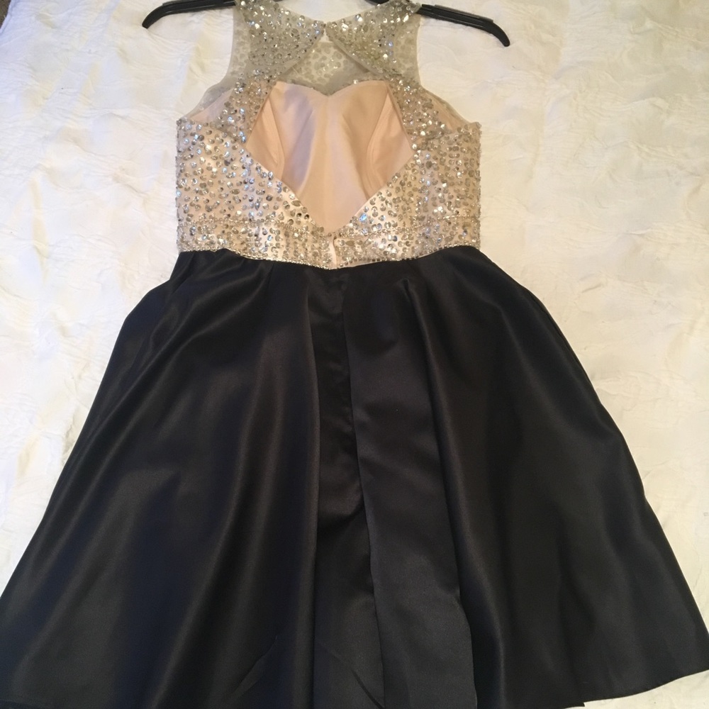 Homecoming formal dress - Picture 4 of 8